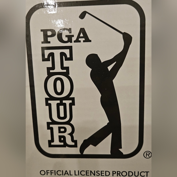 PGA TOUR Practice your short game with this dual sided chipping net. - Picture 3 of 3